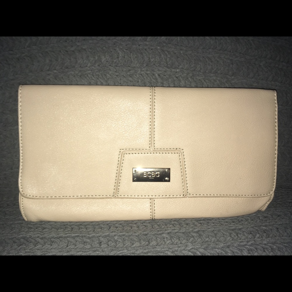 ‼️SALE‼️ BCBG clutch